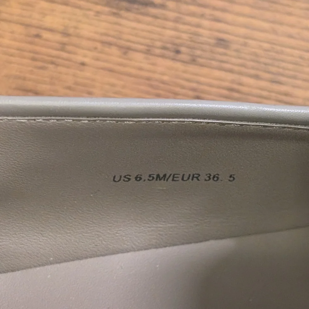 VINCE Blair Perforated Suede Sneaker size 6.5 - Picture 8 of 8